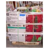 Miscellaneous Christmas Items Skid Lot