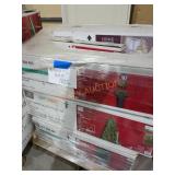 Miscellaneous Christmas Items Skid Lot