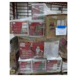 Miscellaneous Christmas Items Skid Lot