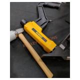 DeWalt 2-N-1 Flooring Tool