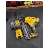 DeWalt 20v 15 Guage Angled Finish Nailer