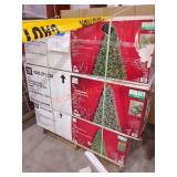 Miscellaneous Christmas Items Skid Lot