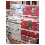 Miscellaneous Christmas Items Skid Lot