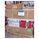 Miscellaneous Christmas Items Skid Lot