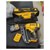 DeWalt 20v 16 Gauge Angled Finish Nailer