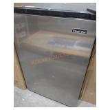 Magic Chef Mini Fridge black 4.4 cu. Ft