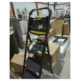 Gorilla ladder 300 lb max 3 step black