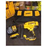 DEWALT Cordless 18-Ga Narrow Crown Stapler
