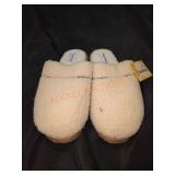 Slippers Size Large 9-10