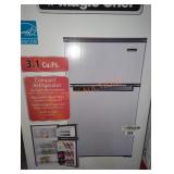 Magic Chef 3.1 cu ft Compact Fridge w Freezer