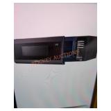 Samsung 30" Over the Range Microwave 1.1cuft