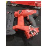 Milwaukee M18, 15 gauge Finish Nailer