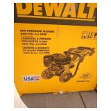 DEWALT Gas 4400psi 4.0 GPM pressure washer