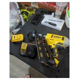 DeWalt 20v 30ï¿½ paper collated framing nailer kit