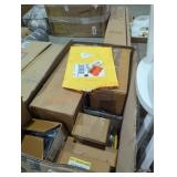 Box lot of miscellaneous household stuff