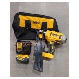 DeWalt 20v 21ï¿½ Plastic Collated Framing Nailer Kit