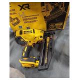 DeWalt 20v 16 ga angled finish nailer