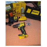 DeWalt 20V 1/2" Hammer Drill/Driver Kit