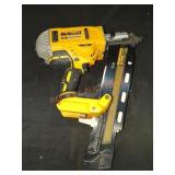 DEWALT 20v 21ï¿½ Plastic Collated Framing Nailer