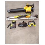 DeWalt 20V Folding String Trimmer/Blower Kit