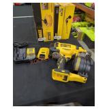 DeWalt 20v 15ï¿½ coil roofing nailer kit