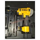 DEWALT Pneumatic 16-Ga 2.5" Finishing Nailer