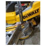 DeWalt 15 AMP-12"Electric Single Miter Saw