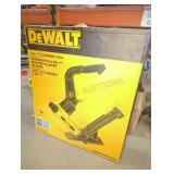 DeWalt 2-in-1 Flooring Tool