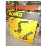 DeWalt 2-in-1 Flooring Tool