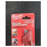 Milwaukee side sliding utility knife