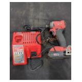 Milwaukee M18 1/4" hex impact driver kit