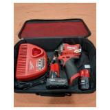 Milwaukee M12 3/8" Stubby Impact Wrench Kit