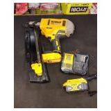 DeWalt 20V 21ï¿½ Plastic Collated Framing Nailer Kit