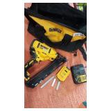 Dewalt 20v Cordless 15g Angled Finish Nailer