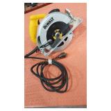 Dewalt  7-1/4 Circular Saw
