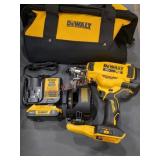 DeWalt 20v 15ï¿½Coil Roofing Nailer Kit
