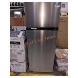 Vissani 7.1cu.ft. Refrigerator, Dented;