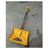 True Temper 18" snow shovel