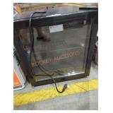 Wine cooler and refrigerator