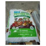 Organic potting mix 25.7 dry quarts