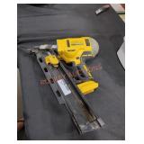 DeWalt 20v 21ï¿½ round head nailer
