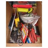 BOX LOT OF MISCELLANEOUS TOOLS