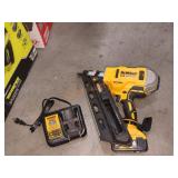DeWalt 20V 30ï¿½ Framing Nailer