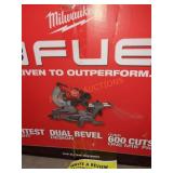 Milwaukee M18 7-1/4" Sliding compound Miter Saw