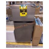 Vissani 4.5cu.ft. Mini Refrigerator, Has Damage