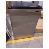 Magic Chef 3.0 cu.ft. Refrigerator