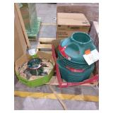 Home Accents Holiday Tree Stands Skid Lot