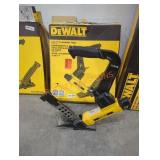 DeWalt 2-N-1 Flooring Tool