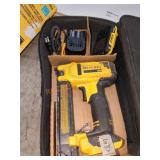 DeWalt 20V Cable Stapler Kit