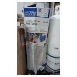 Water Worker 32 Gal Well Tank